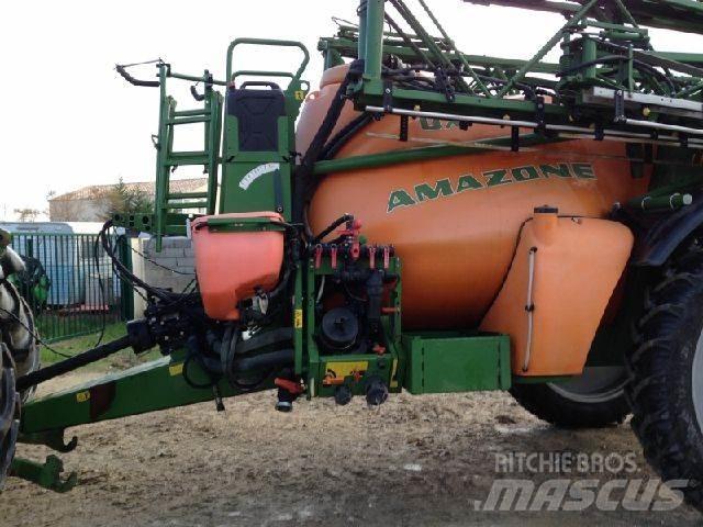 Amazone UX 4200 견인형 분무기