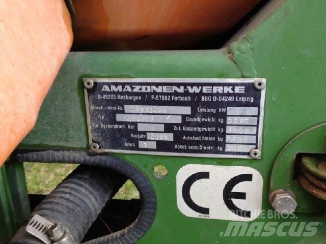 Amazone UX 4200 견인형 분무기