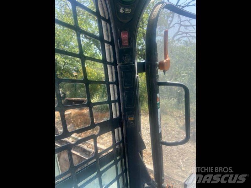 Bobcat T770  휠로우더