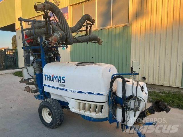 Thomas TTZ 800 견인형 분무기