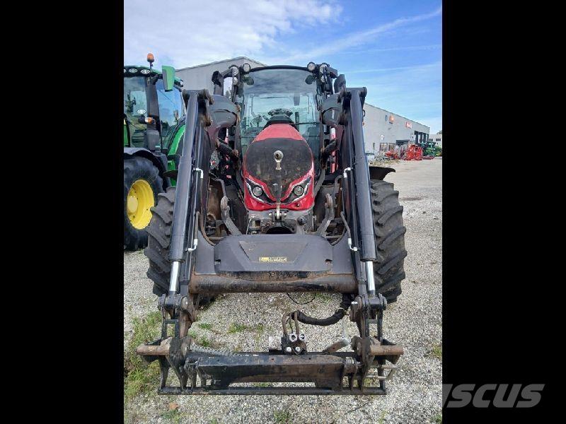 Valtra G115 트랙터