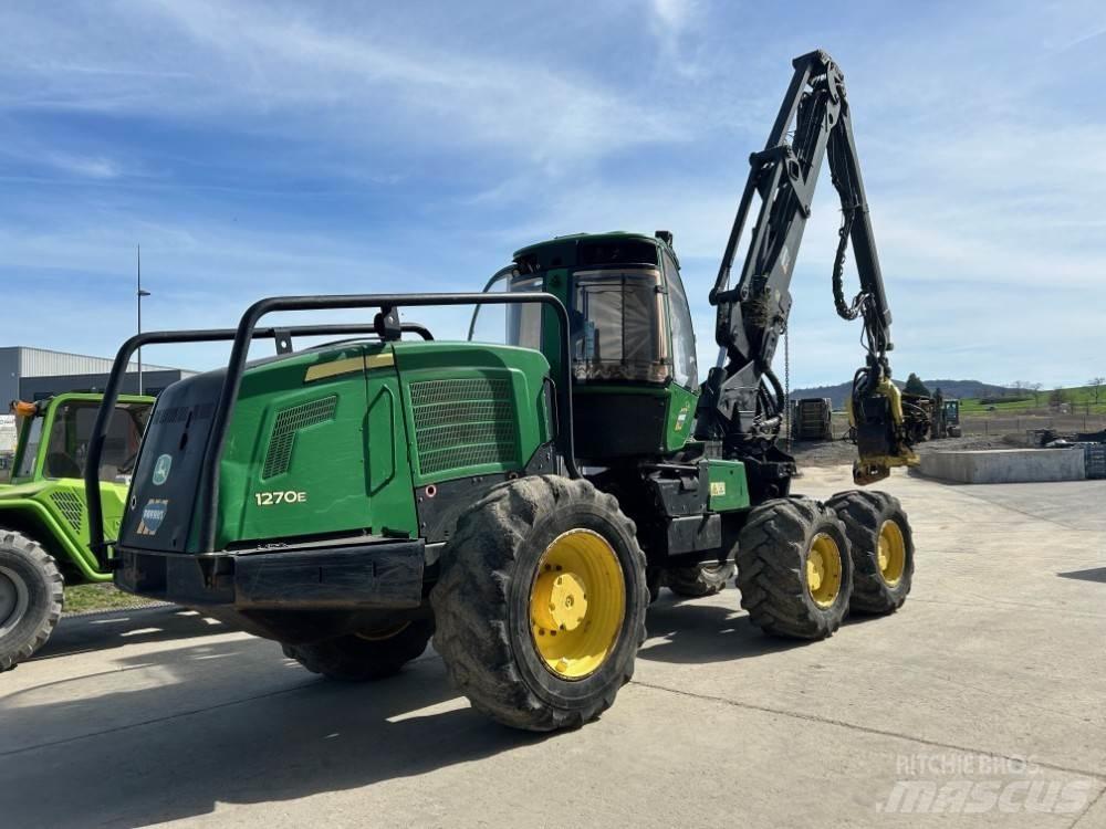 John Deere 1270E 팰러번처