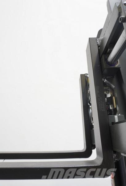 Combilift WR4 4방향 리치트럭