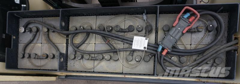 Hubtex S40E 사이드로더