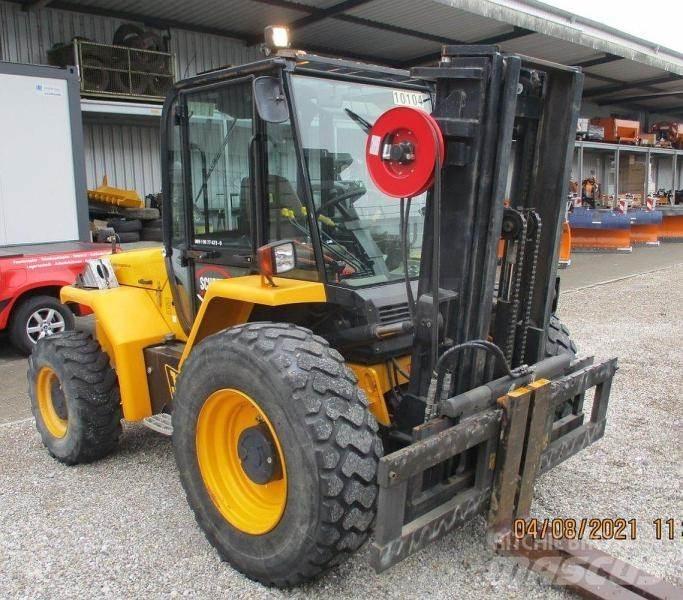 JCB 940-4 험지용 트럭