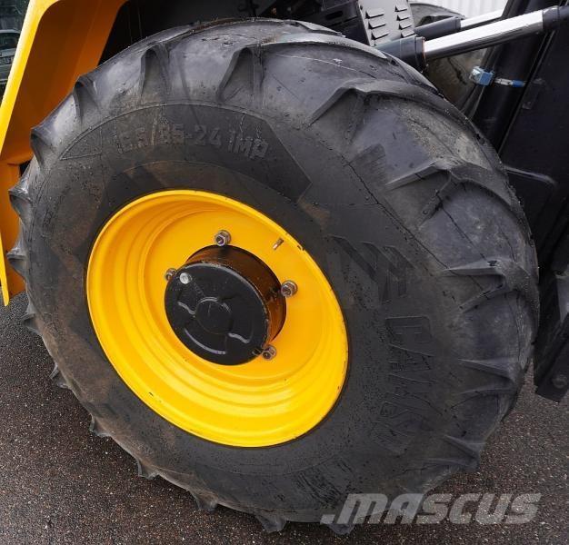 JCB 940-4 험지용 트럭