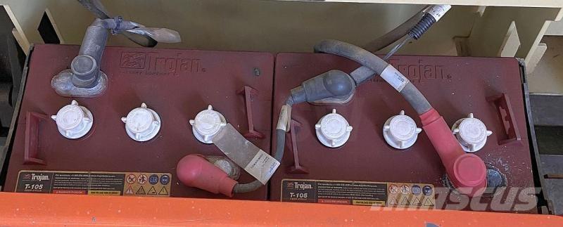 JLG 2030ES 관절형 전동이동 리프트