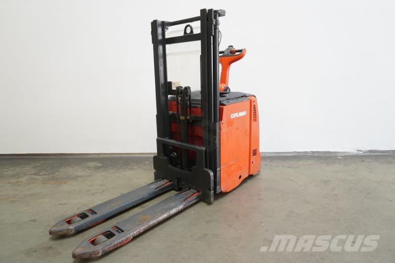 Linde D 12 133 보행식 리치 지게차