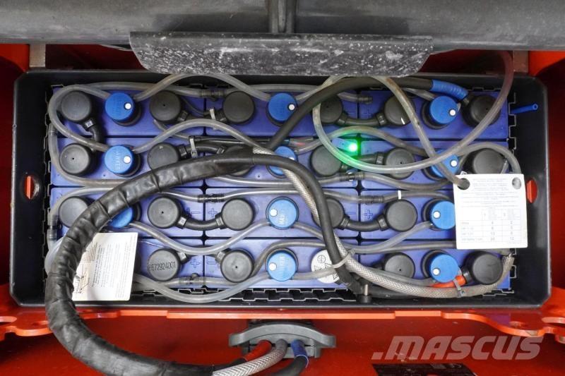 Linde D 12 133 보행식 리치 지게차