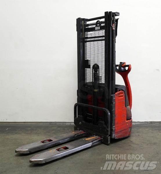 Linde L 10 379 보행식 리치 지게차
