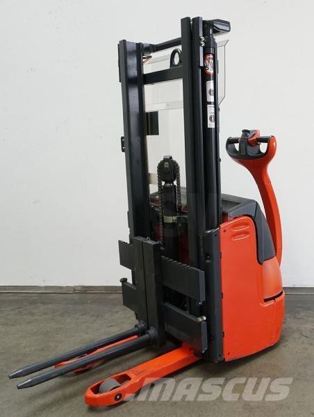 Linde L 10 379 보행식 리치 지게차