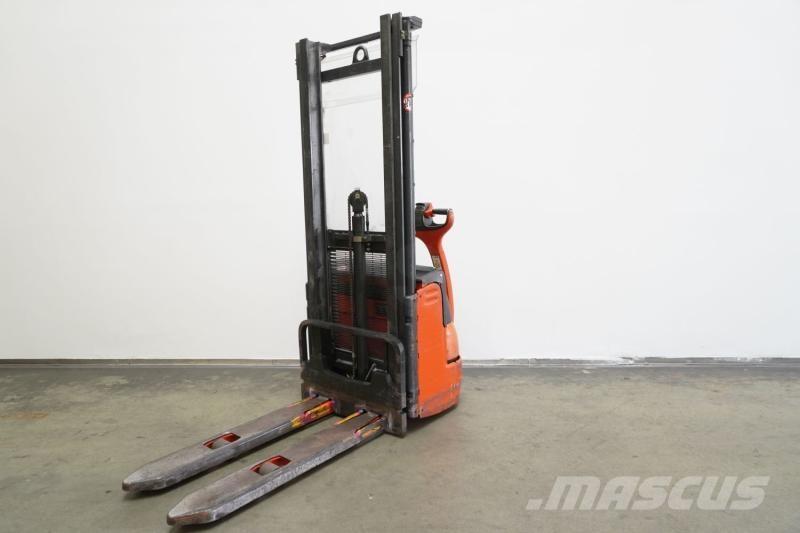 Linde L 12 379 보행식 리치 지게차