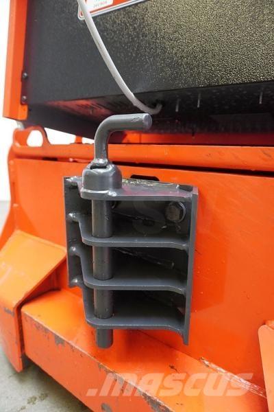 Linde P 30 132 견인 트럭