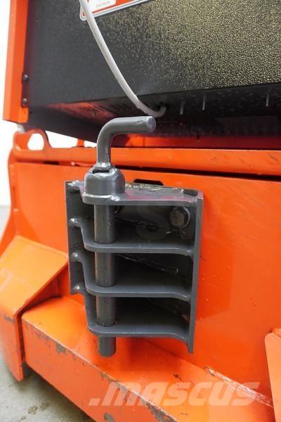 Linde P 30 132 견인 트럭