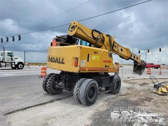 Gradall XL3300 V  휠 굴삭기