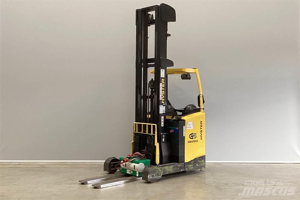 Hyster R1.6 리치 트럭