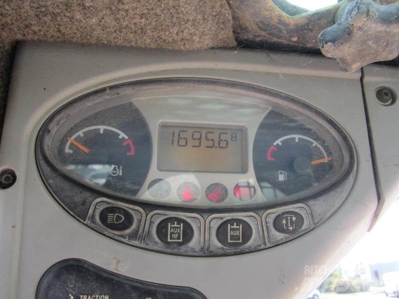 Bobcat S130 미니 로더