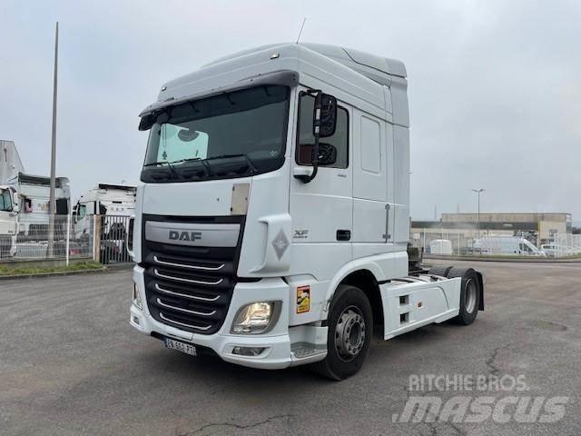 DAF XF 460 트랙터 유닛