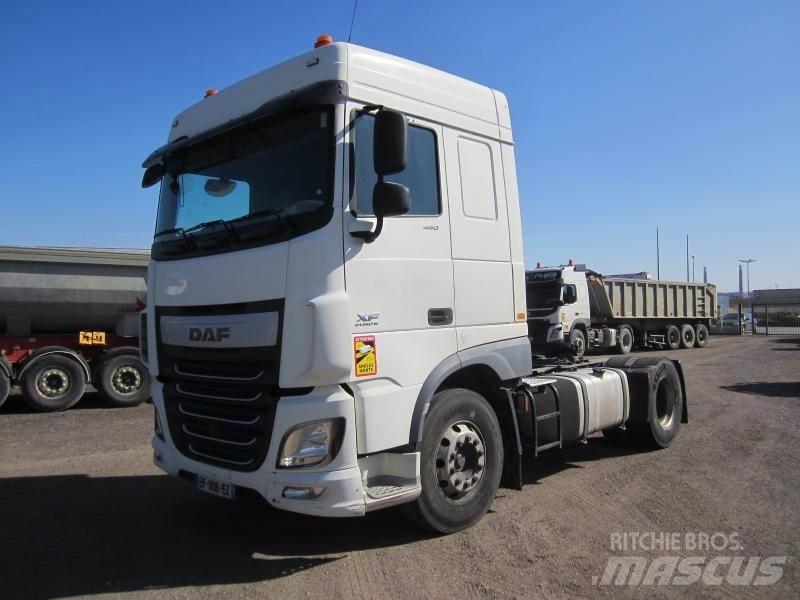 DAF XF105 460 트랙터 유닛