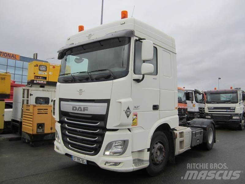 DAF XF105 460 트랙터 유닛