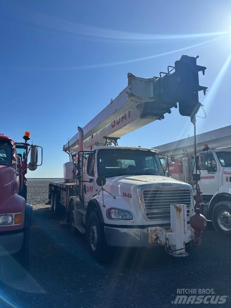 Altec AC38-127S 크레인 트럭