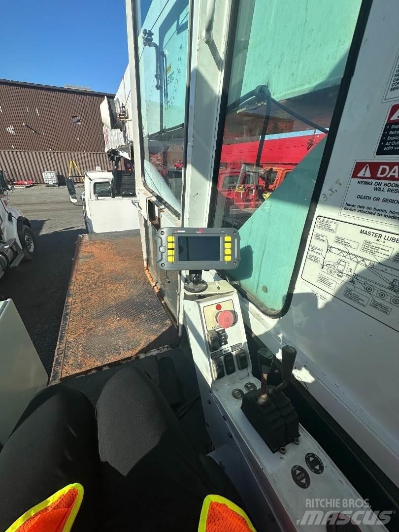 Altec AC38-127S 크레인 트럭
