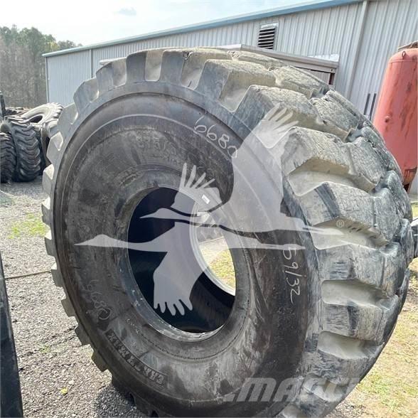 BKT 875/65R29 타이어, 휠 및 림