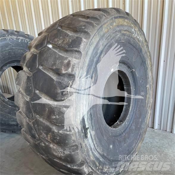 Titan 29.5R25 타이어, 휠 및 림