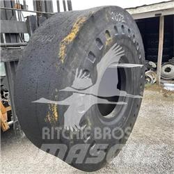 Toyo 26.5X25 타이어, 휠 및 림
