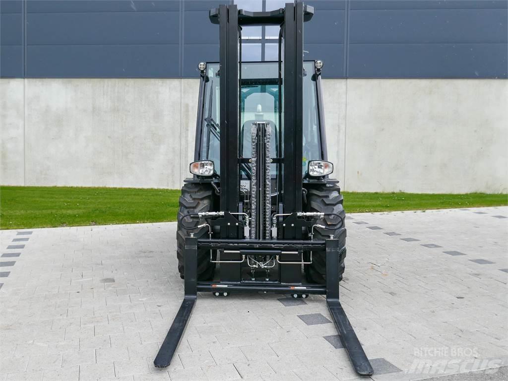 Manitou MC 25-4 험지용 트럭