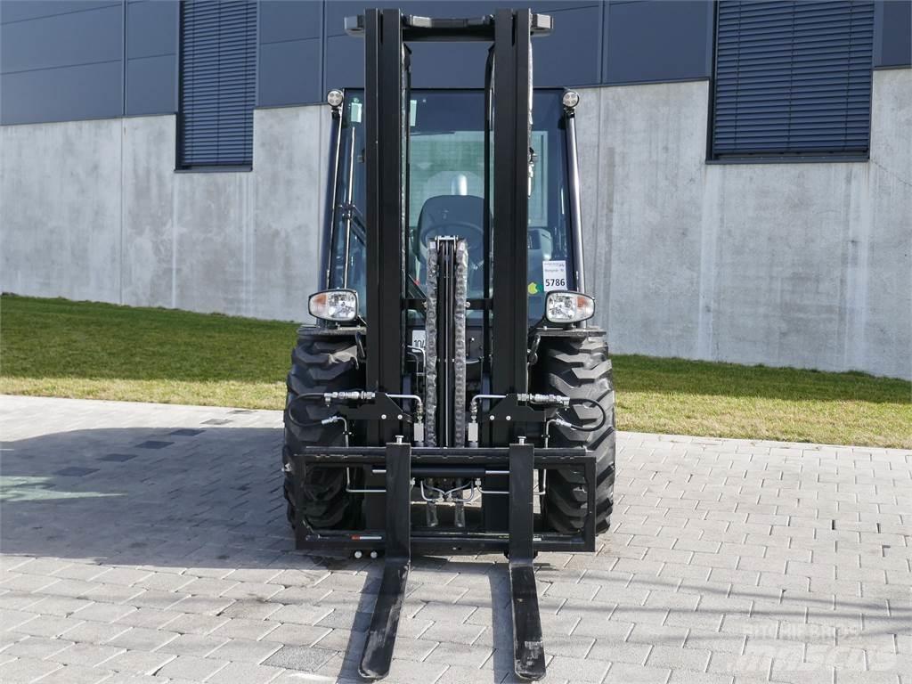 Manitou MC 25-4 험지용 트럭