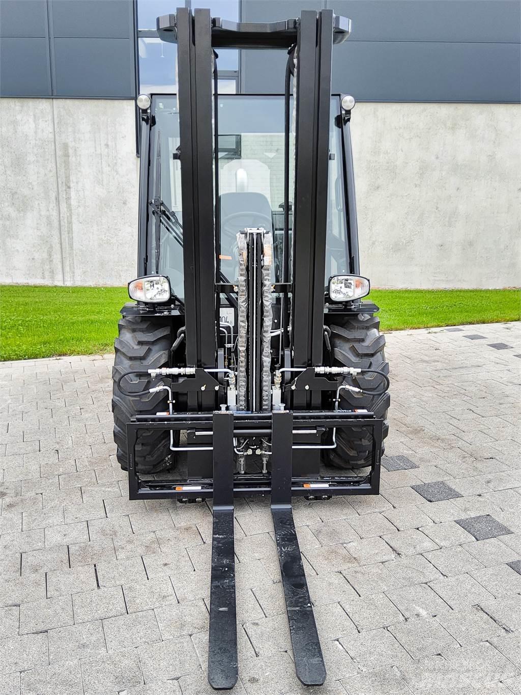 Manitou MC 25-4 험지용 트럭