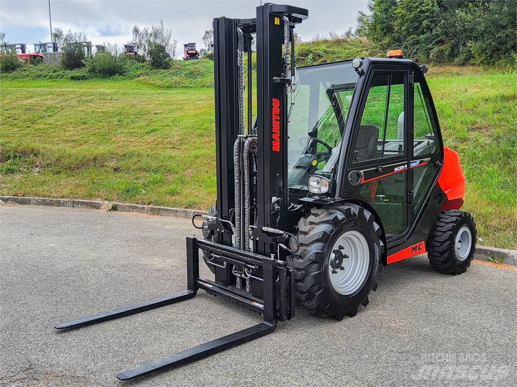 Manitou MC 25-4 험지용 트럭