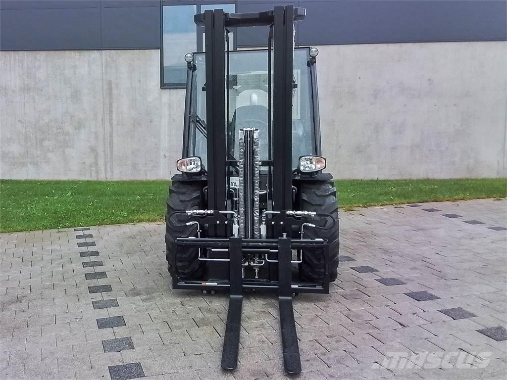 Manitou MC 25-4 험지용 트럭
