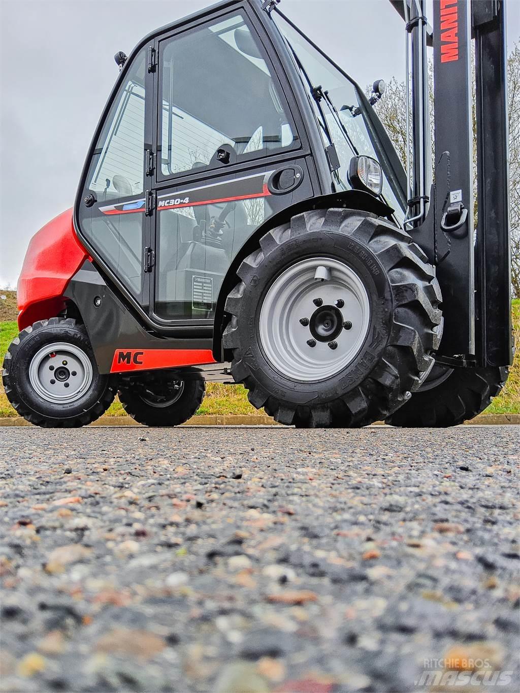 Manitou MC 30-4 험지용 트럭