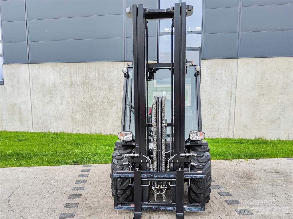 Manitou MC 30-4 험지용 트럭