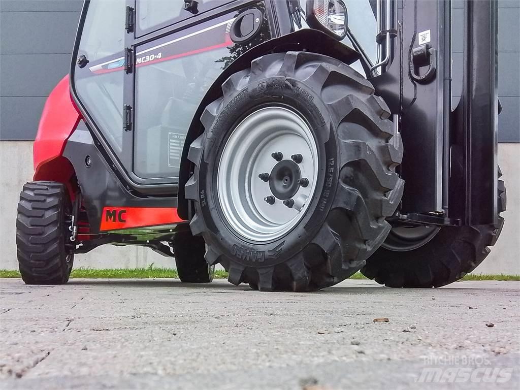 Manitou MC 30-4 험지용 트럭