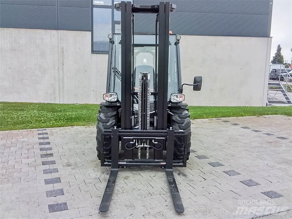 Manitou MC 30-4 험지용 트럭