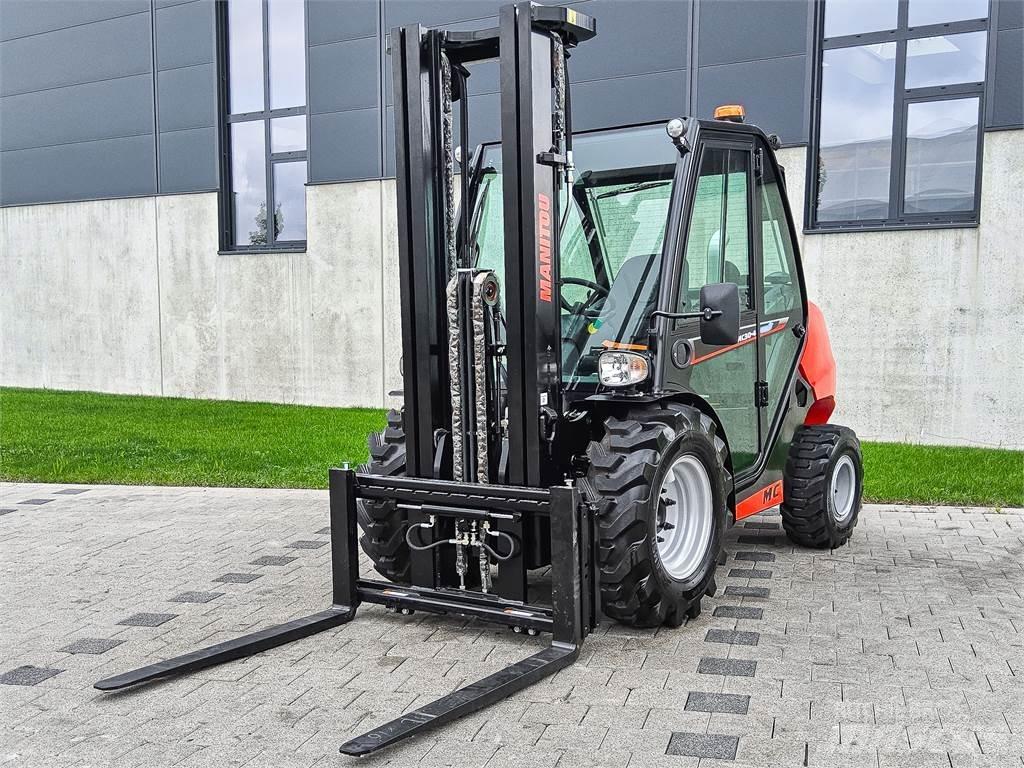 Manitou MC 30-4 험지용 트럭