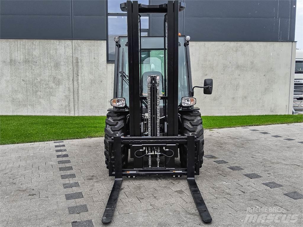 Manitou MC 30-4 험지용 트럭