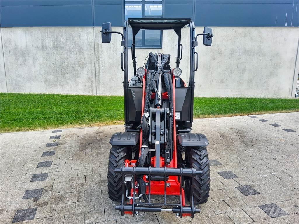 Manitou MLA 2-25H 소형 굴삭기 7톤 미만