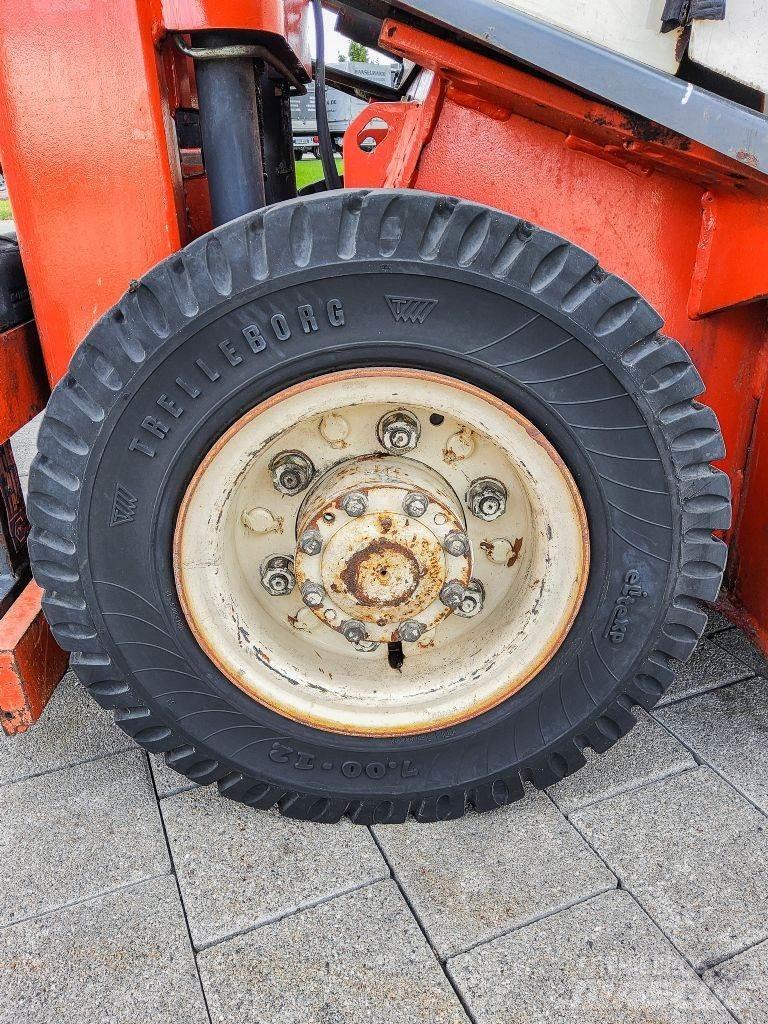 Nissan EH02F25U 디젤 지게차