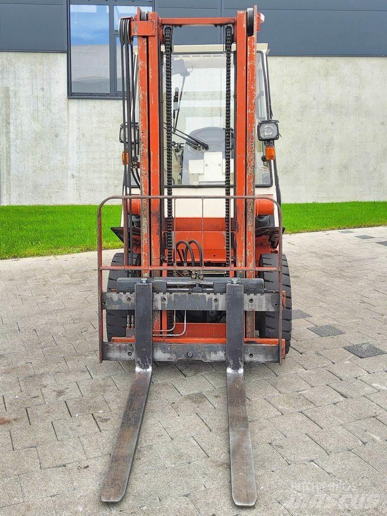 Nissan EH02F25U 디젤 지게차