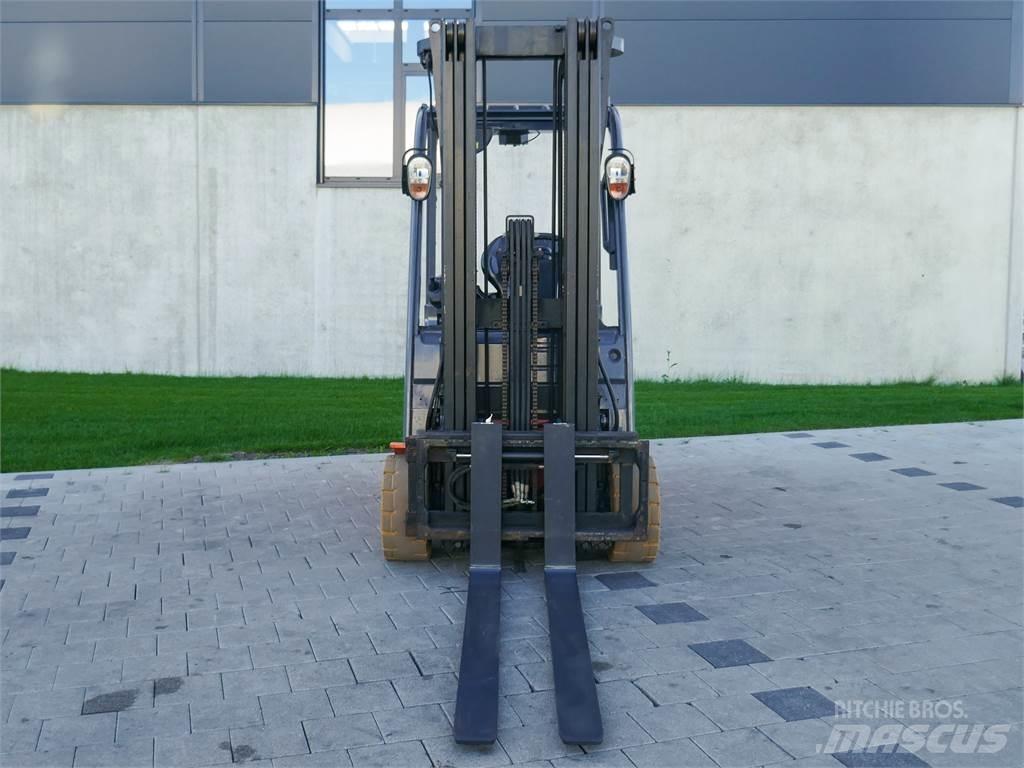 Toyota 02-8FBE20T 전동 지게차