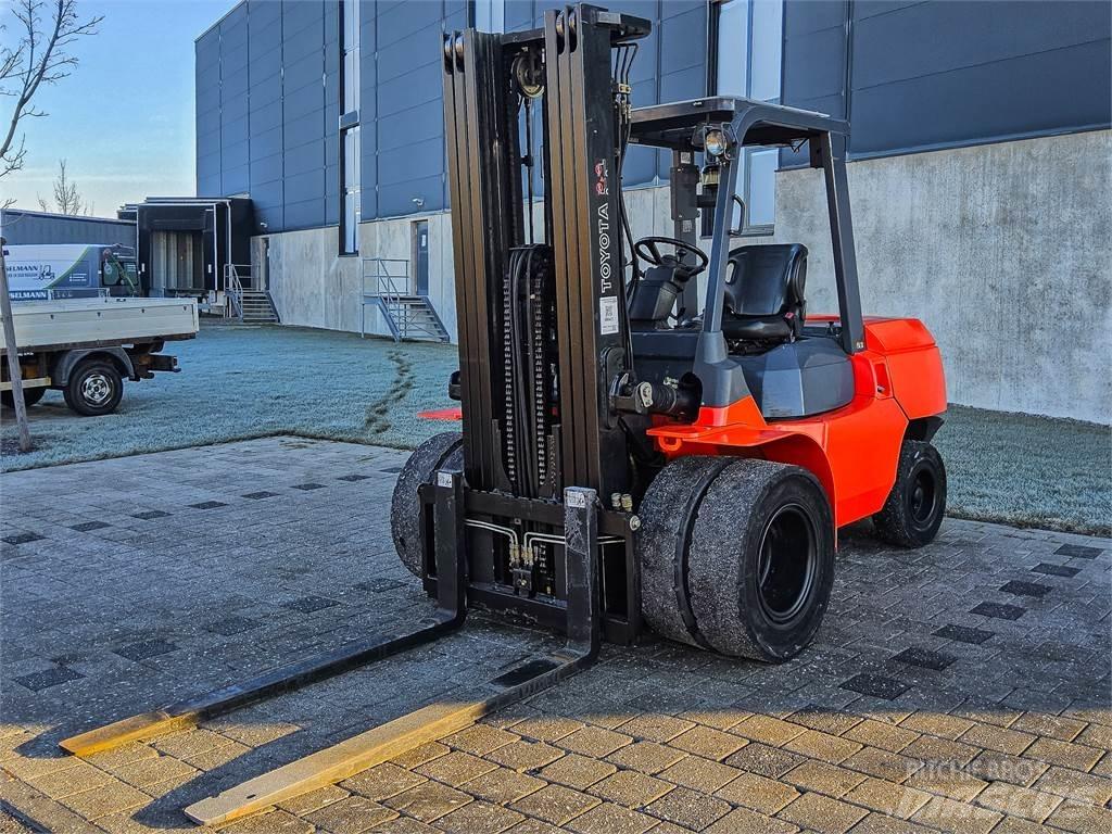 Toyota 7 FDU 45 디젤 지게차