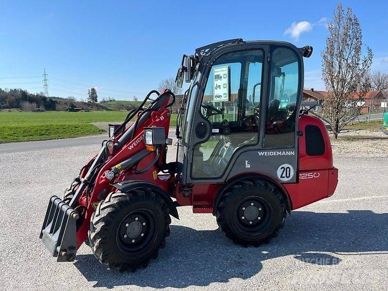 Weidemann 1250  스키드로더
