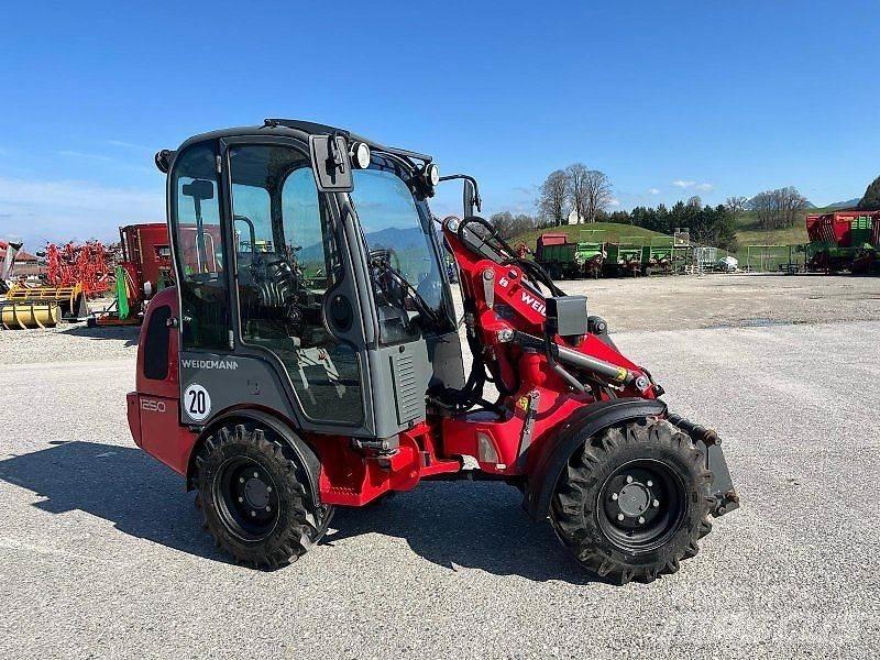 Weidemann 1250  스키드로더