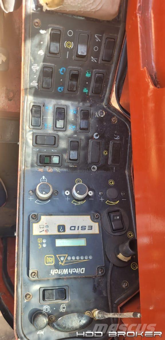 Ditch Witch JT4020 Mach 1 수평 굴착 장치