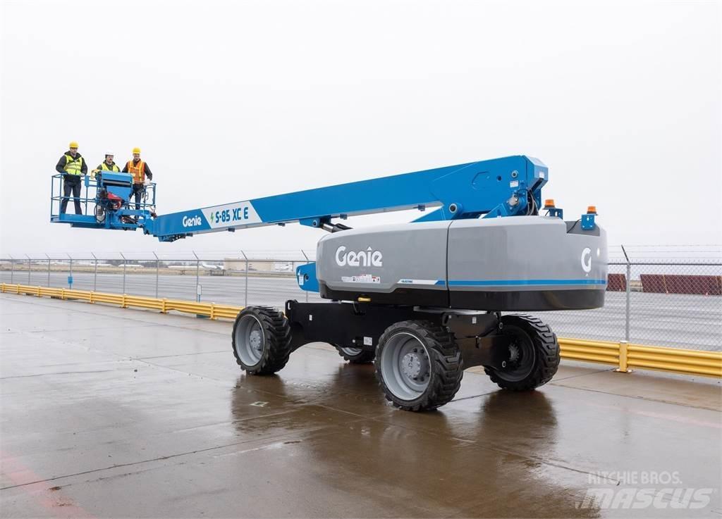 Genie S-85 XC E 관절형 전동이동 리프트