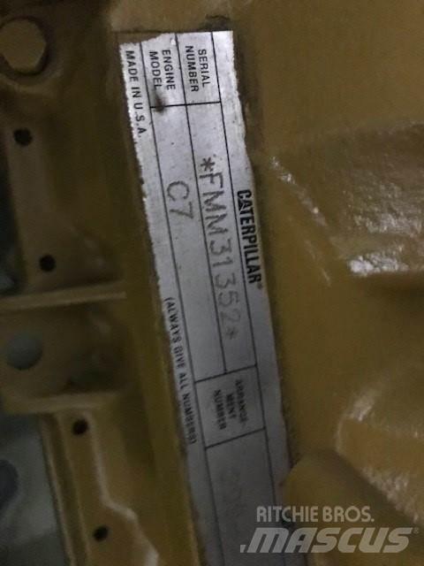 CAT C-7 엔진